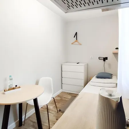 & S8 شقة فندقية Blizne Jasinskiego