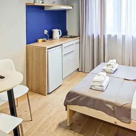 & S8 شقة فندقية Blizne Jasinskiego