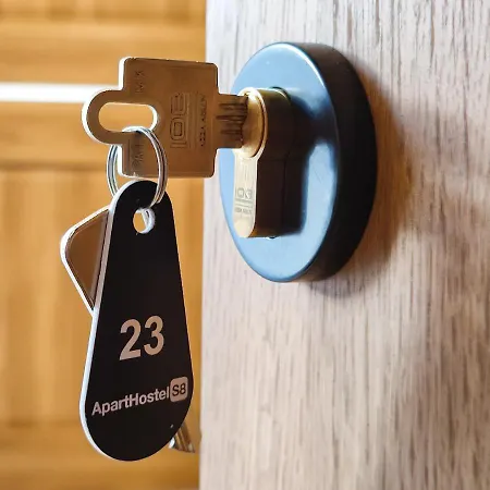 & S8 شقة فندقية Blizne Jasinskiego