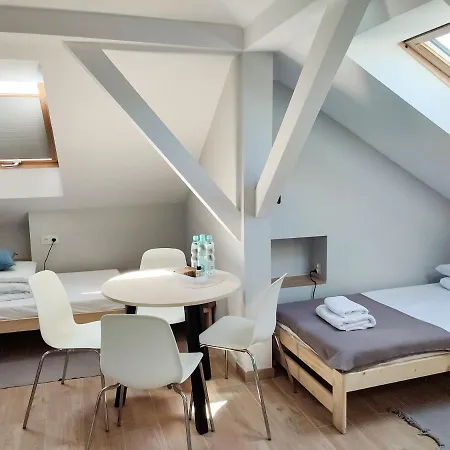 Aparthotel & S8