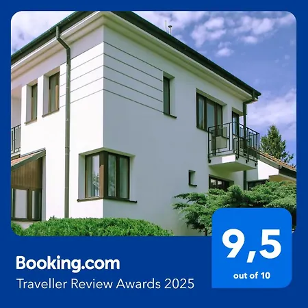 & S8 شقة فندقية Blizne Jasinskiego